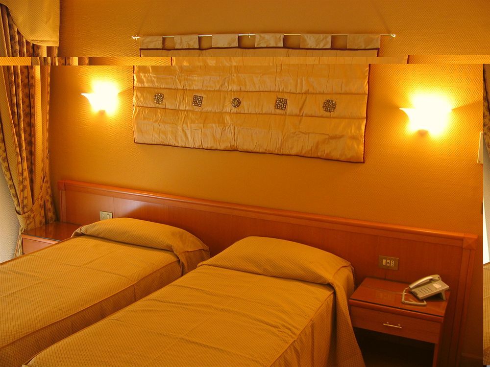 Hotel Gardenia Палермо Екстериор снимка